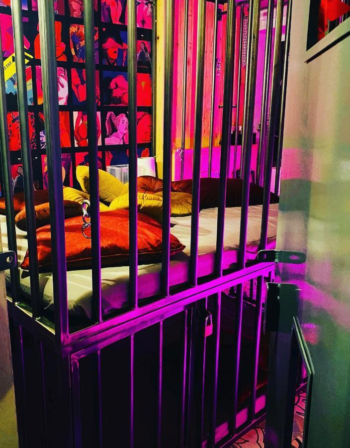 Secret Room Votre Love Room Coquine Et Insolite En Espace Privatif A 투르네 외부 사진