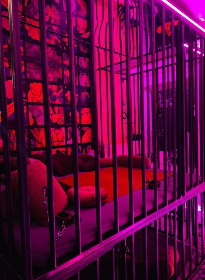Secret Room Votre Love Room Coquine Et Insolite En Espace Privatif A 투르네 외부 사진