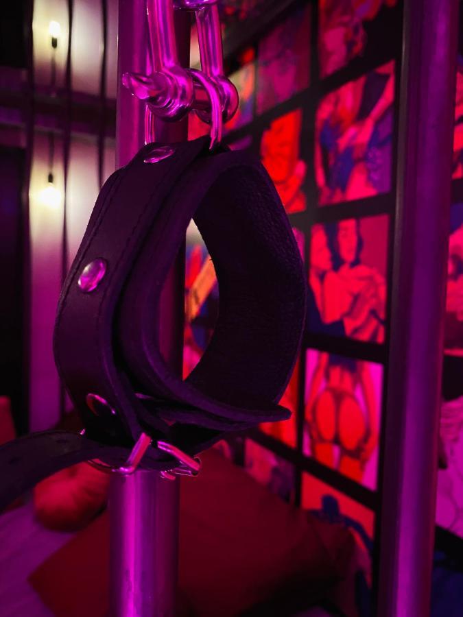 Secret Room Votre Love Room Coquine Et Insolite En Espace Privatif A 투르네 외부 사진