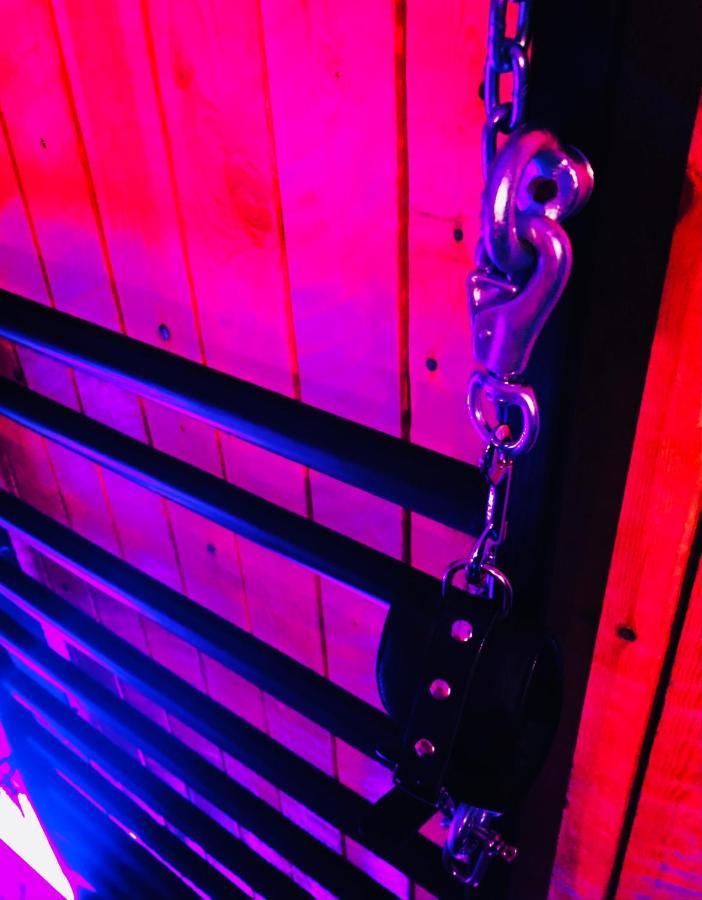 Secret Room Votre Love Room Coquine Et Insolite En Espace Privatif A 투르네 외부 사진