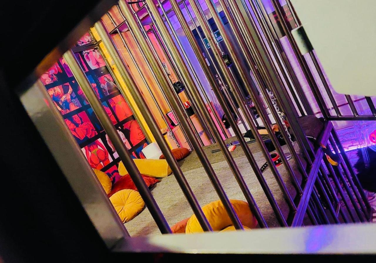 Secret Room Votre Love Room Coquine Et Insolite En Espace Privatif A 투르네 외부 사진