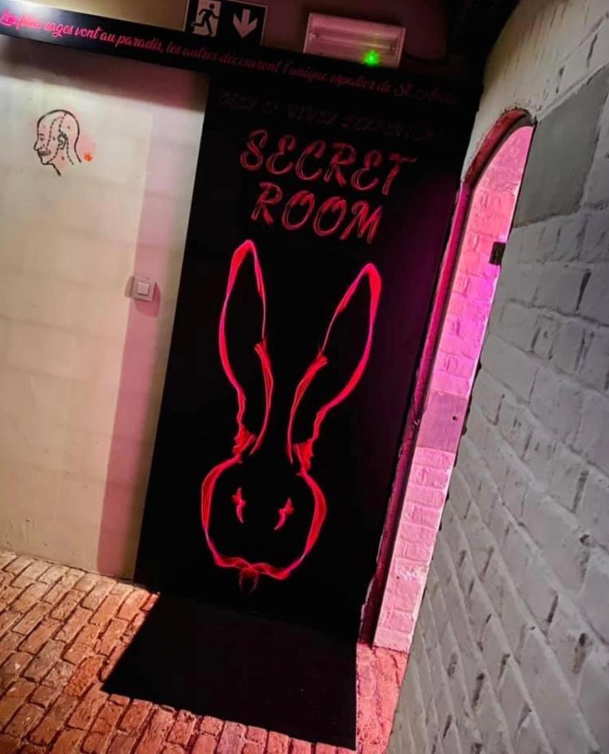 Secret Room Votre Love Room Coquine Et Insolite En Espace Privatif A 투르네 외부 사진
